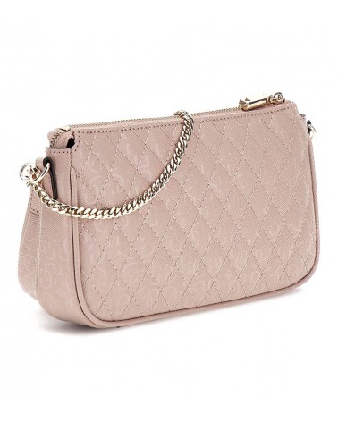 Detalle de la cadena dorada ajustable del bolso Guess Yarmilla.