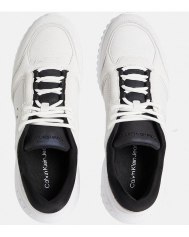 Vista superior de las zapatillas Calvin Klein Eva Runner Low en blanco.