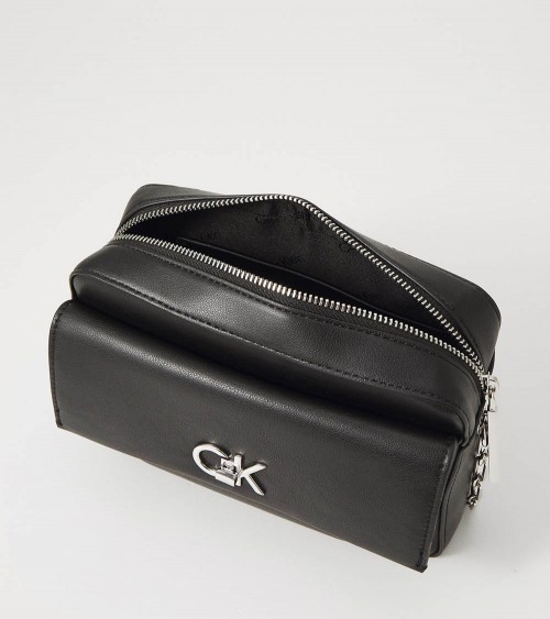 Calvin Klein Bolso Mujer en Negro - Elegante y Versátil