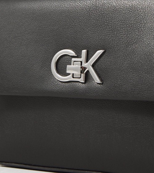 Calvin Klein Bolso Mujer en Negro - Elegante y Versátil